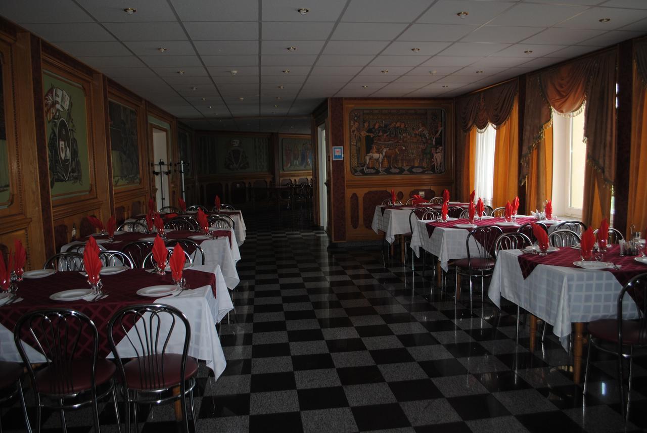 Hotel - Restaurant "Lion'S Heart" Velyka Omelyana Exterior photo