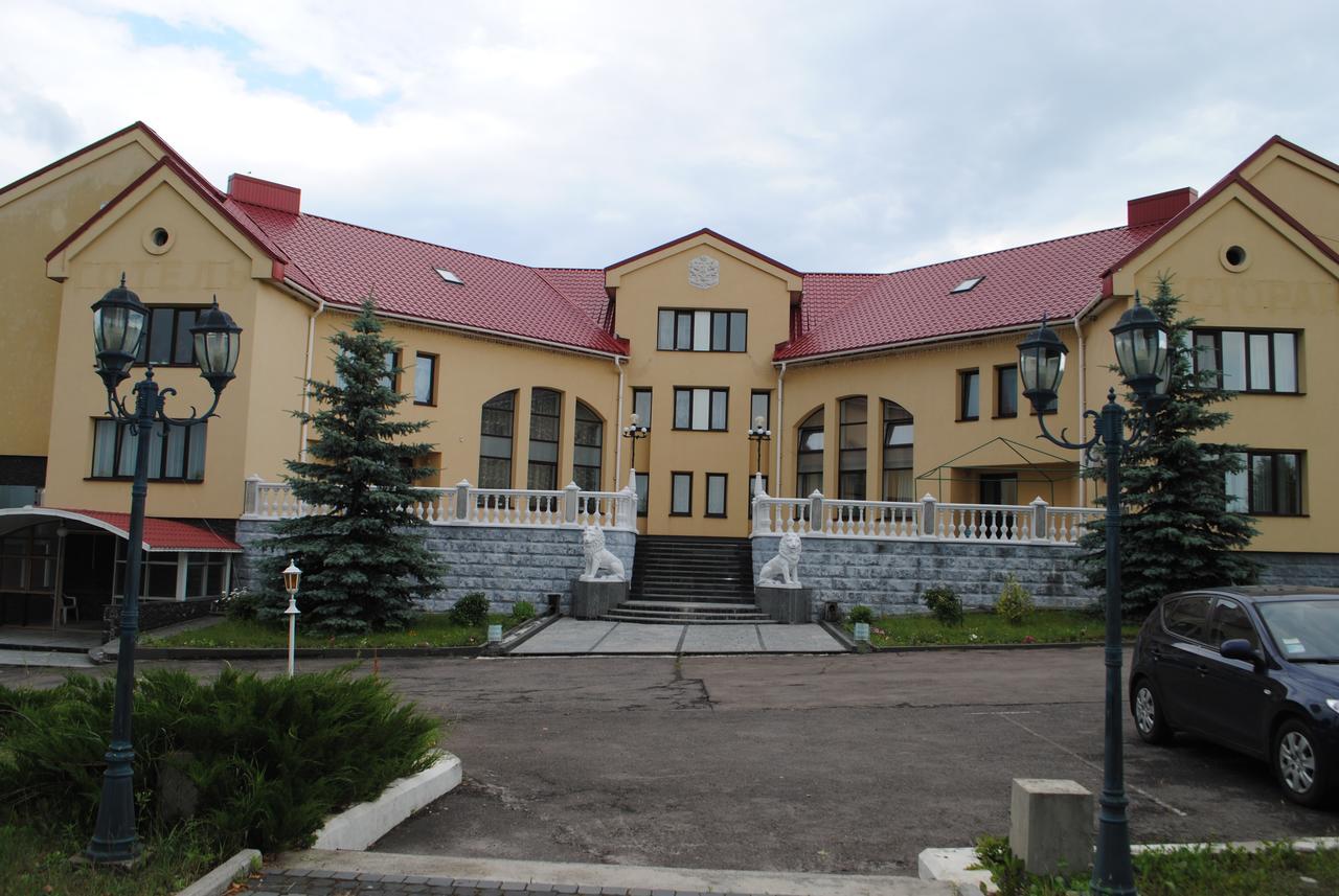 Hotel - Restaurant "Lion'S Heart" Velyka Omelyana Exterior photo