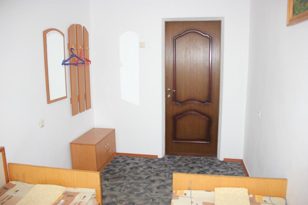 Hotel - Restaurant "Lion'S Heart" Velyka Omelyana Exterior photo